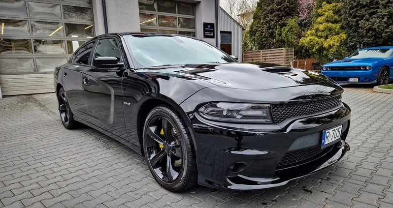 Dodge Charger cena 119900 przebieg: 117000, rok produkcji 2018 z Rzeszów małe 121